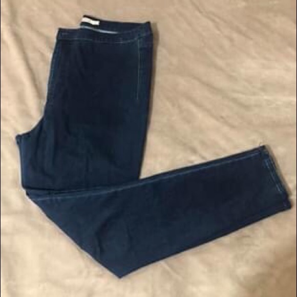 Levi’s runaround super skinny’s - Picture 1 of 1